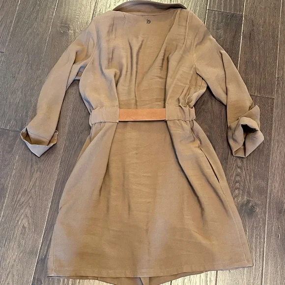 Brown Double-Breasted Women's Trench Coat With Belt - Picture 5 of 7